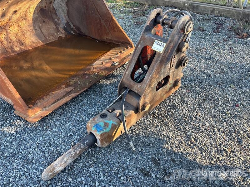 NPK GH-4 Excavator Hydraulic Breaker Hammer / Brecher