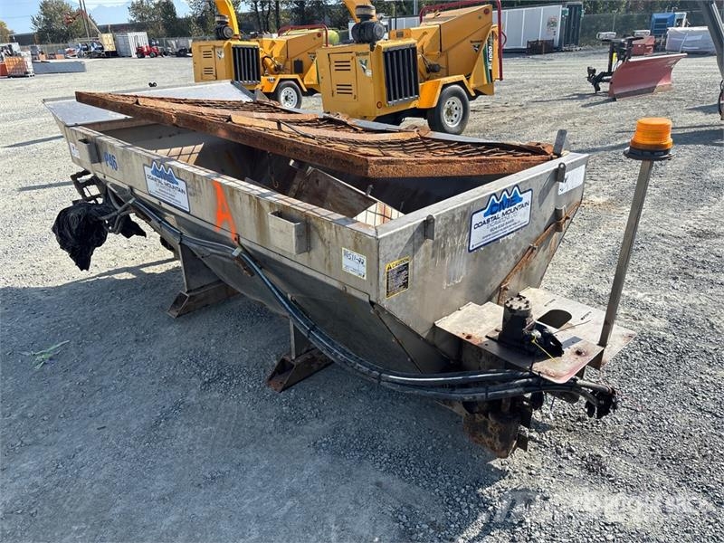  P46 Pneumatic Salt Spreader معدات نشر الرمال والملح