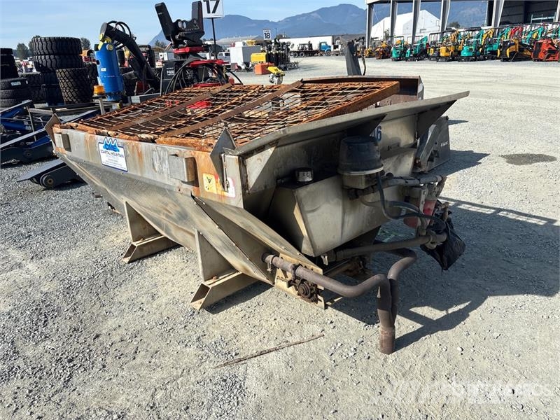 P46 Salt Spreader Posipači soli i pijeska