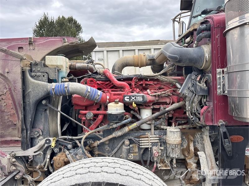 Peterbilt 367 Savivarčių priekabų vilkikai