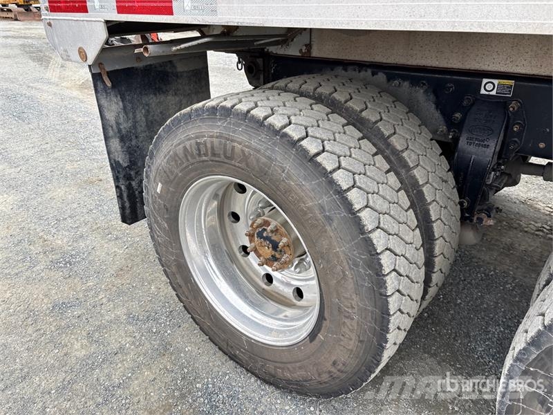 Peterbilt 367 Tipper trucks