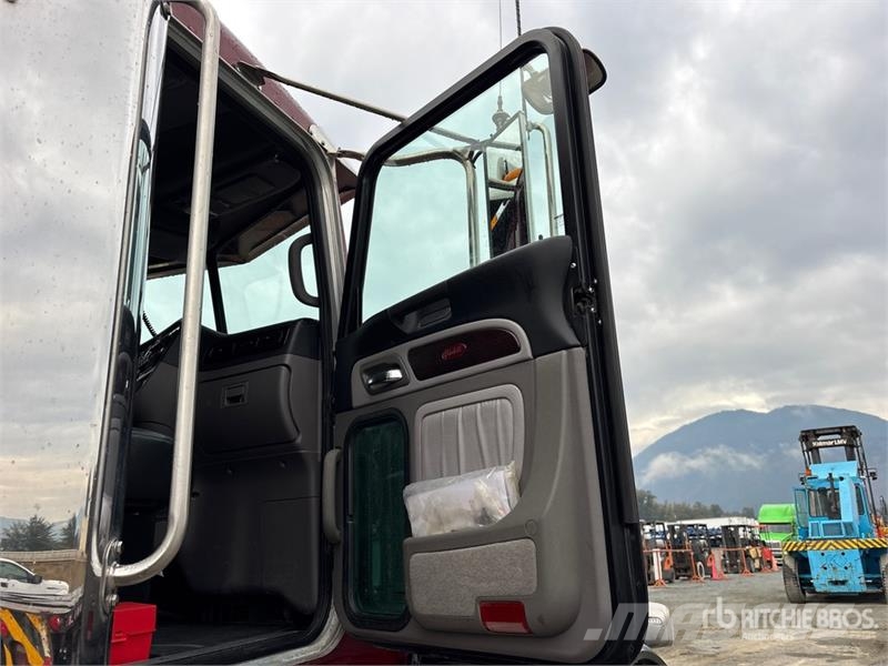 Peterbilt 367 Sora- ja kippiautot