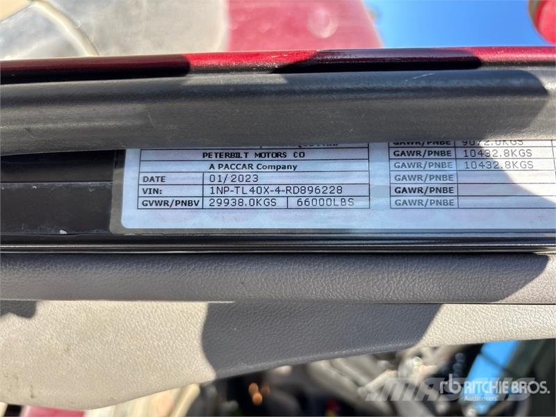 Peterbilt 367 Φορτηγά Ανατροπή