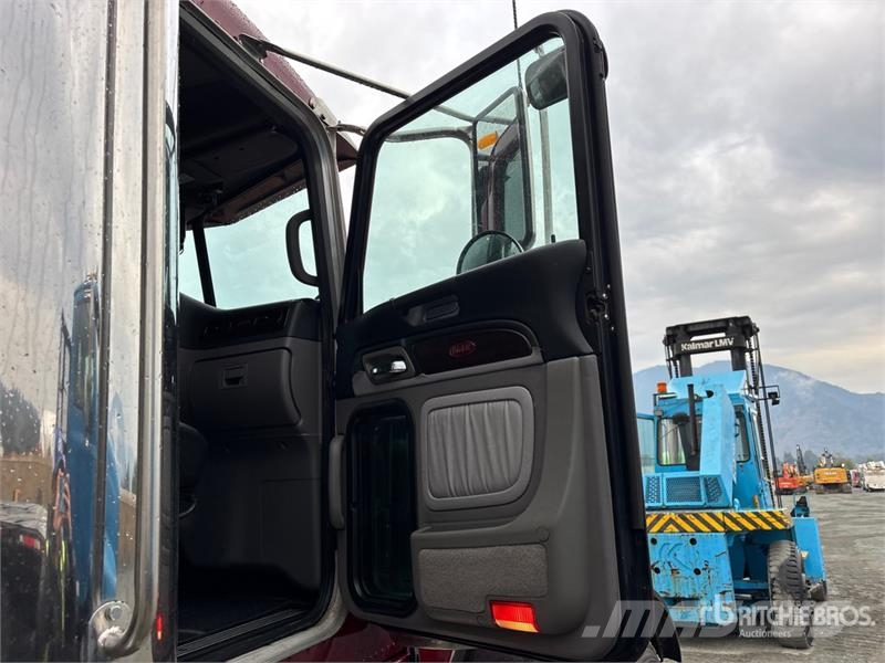 Peterbilt 367 Sora- ja kippiautot