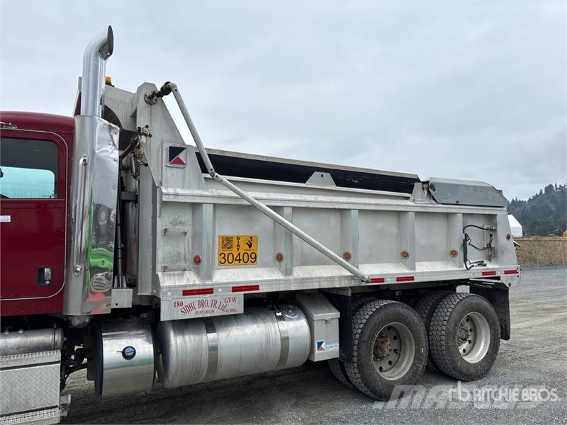 Peterbilt 367 Tipper trucks