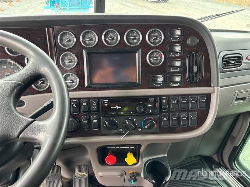 Peterbilt 367 Sora- ja kippiautot