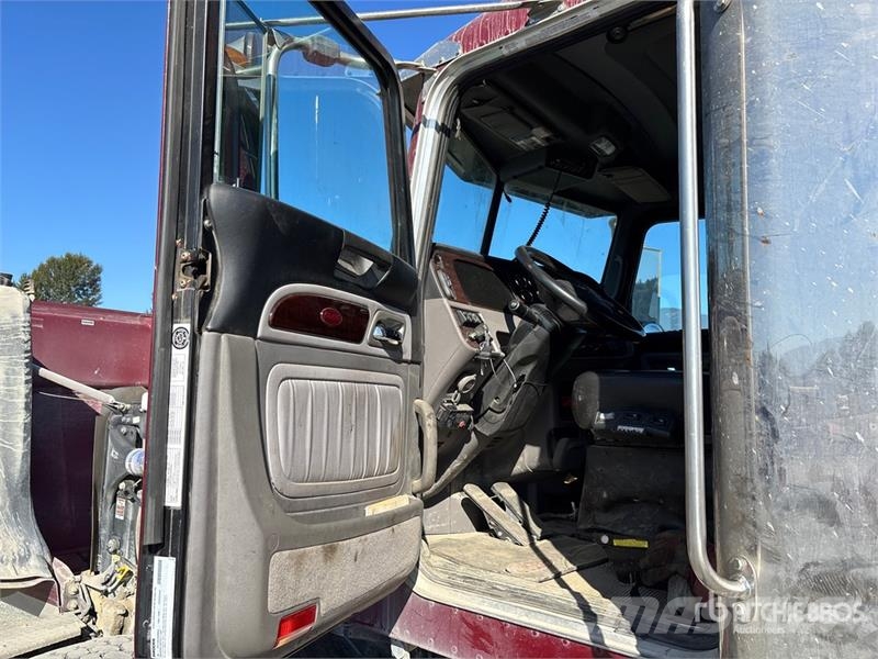 Peterbilt 367 Φορτηγά Ανατροπή