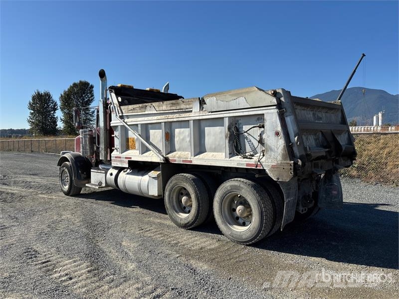 Peterbilt 367 شاحنات قلابة