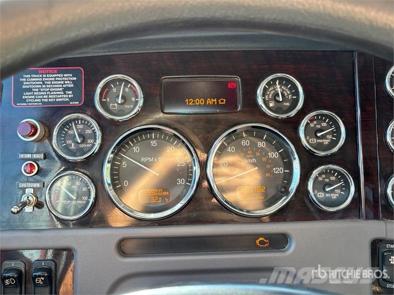 Peterbilt 367 شاحنات قلابة