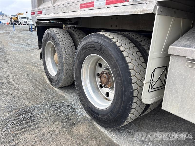 Peterbilt 367 Sora- ja kippiautot