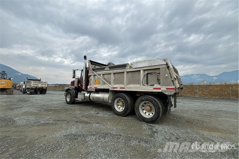 Peterbilt 367 Sora- ja kippiautot
