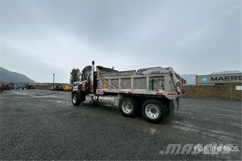 Peterbilt 367 شاحنات قلابة