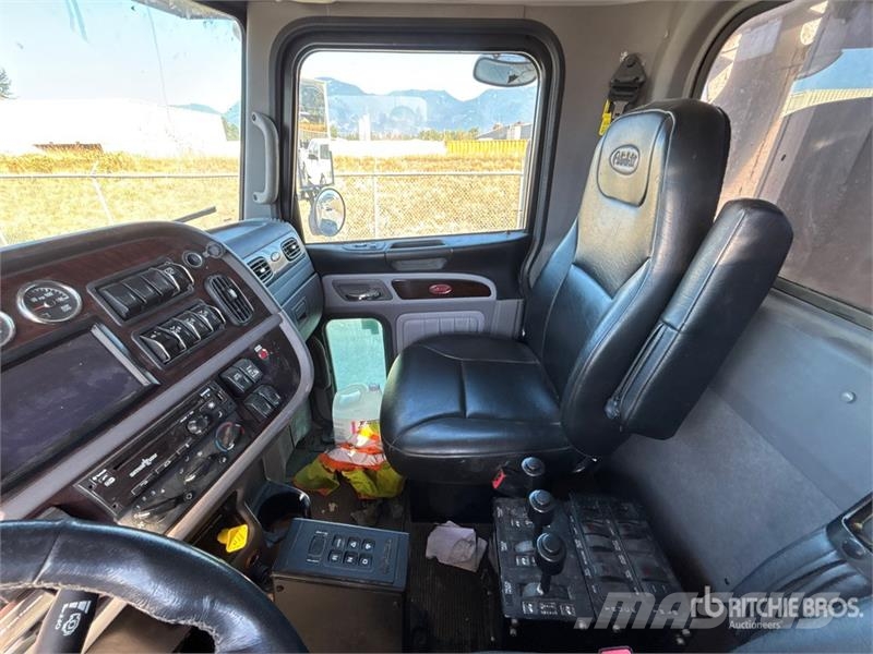 Peterbilt 367 Φορτηγά Ανατροπή