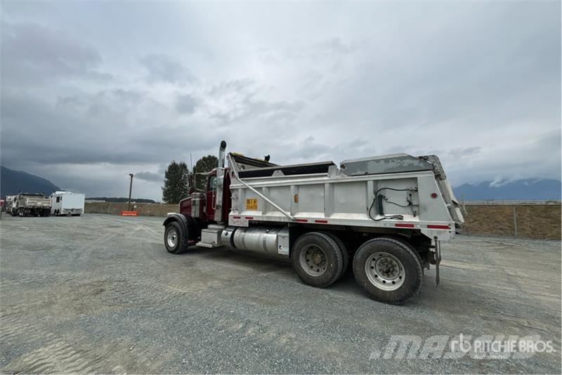 Peterbilt 367 Tipper trucks