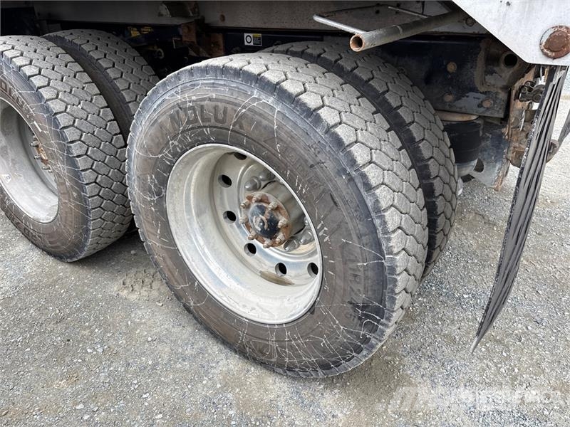 Peterbilt 367 Tipper trucks