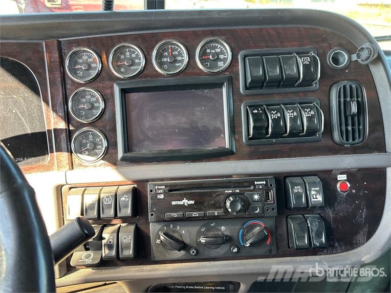 Peterbilt 367 Φορτηγά Ανατροπή
