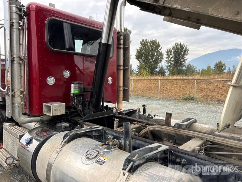 Peterbilt 367 Sora- ja kippiautot
