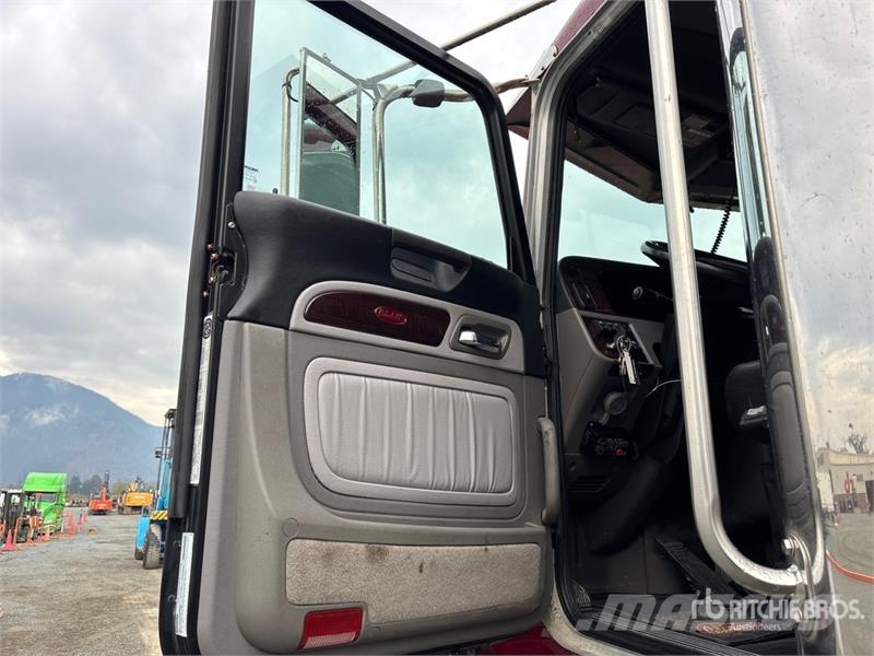 Peterbilt 367 Sora- ja kippiautot