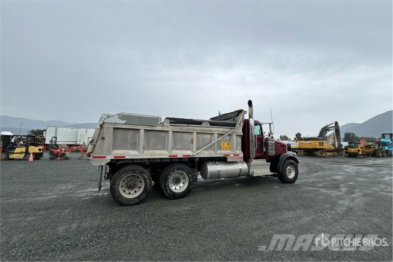 Peterbilt 367 شاحنات قلابة