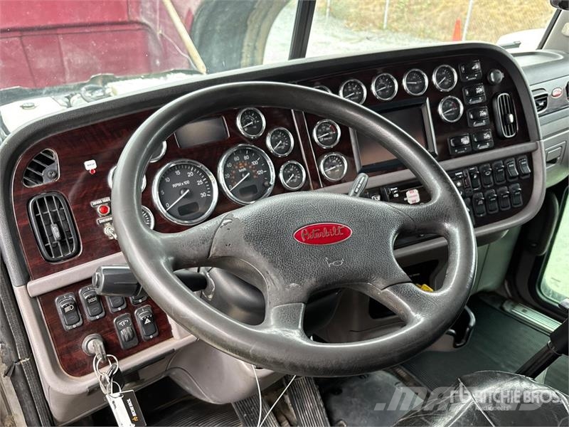 Peterbilt 367 Tipper trucks