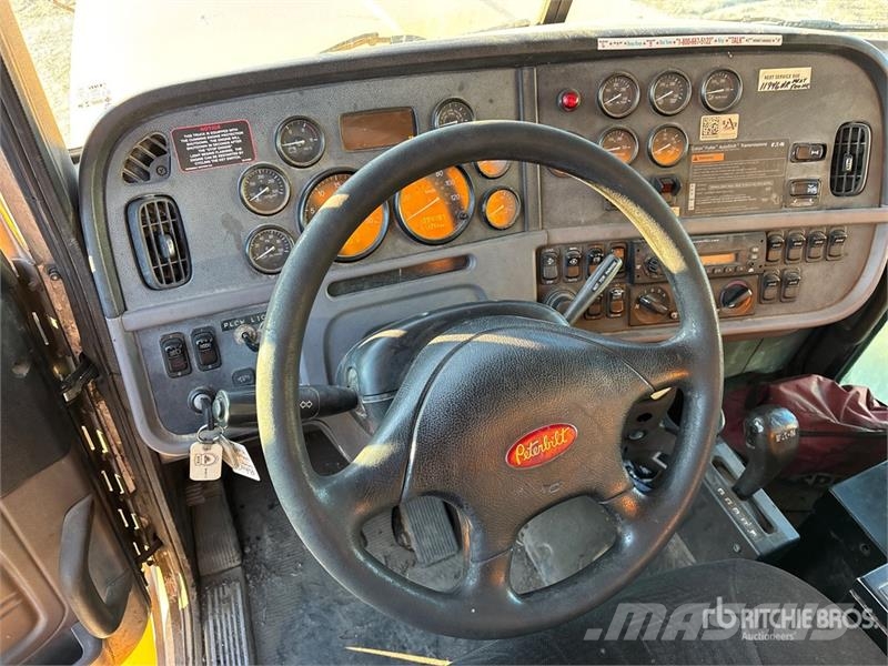 Peterbilt 367 6x4 Snow Plow Truck Komunalna vozila