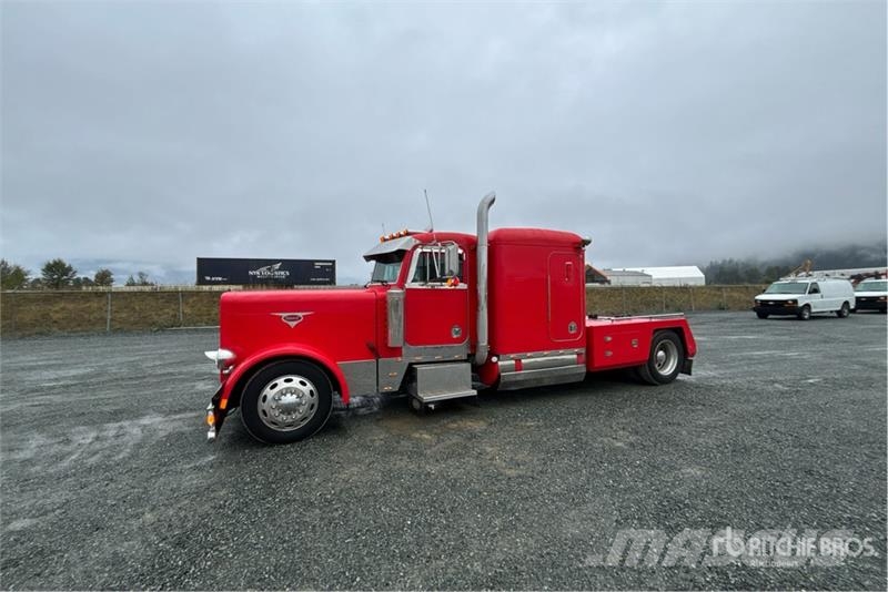 Peterbilt 379 4x2 Sleeper Versatile Hauler Truck Тягачі