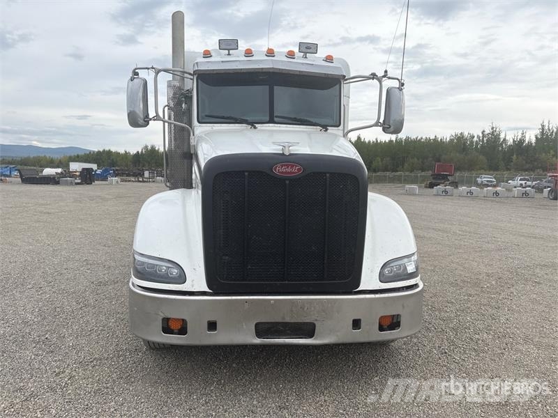 Peterbilt 384 Trækkere