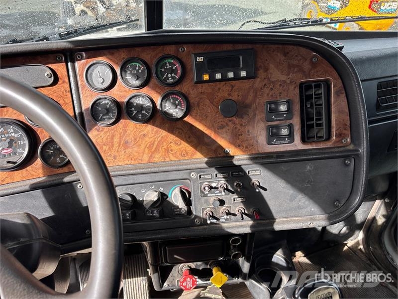 Peterbilt 385 Camion con sponde ribaltabili
