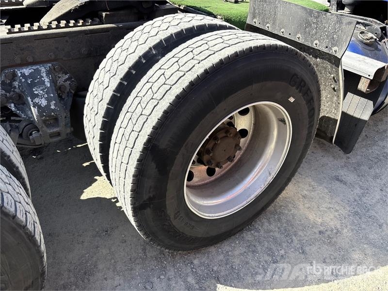 Peterbilt 388 وحدات الجر