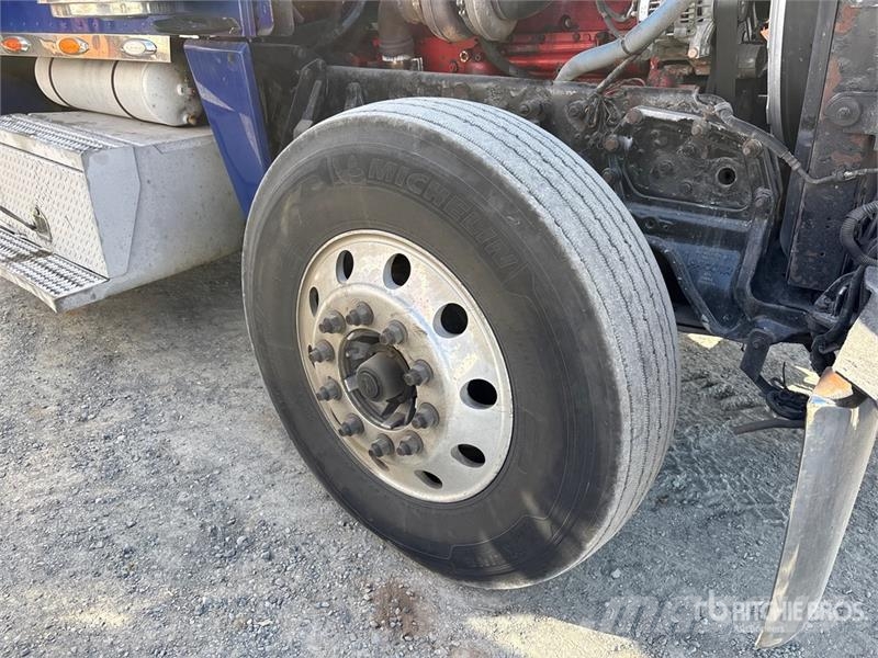 Peterbilt 388 وحدات الجر