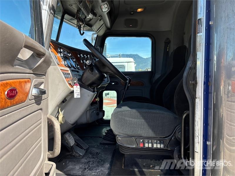 Peterbilt 388 وحدات الجر