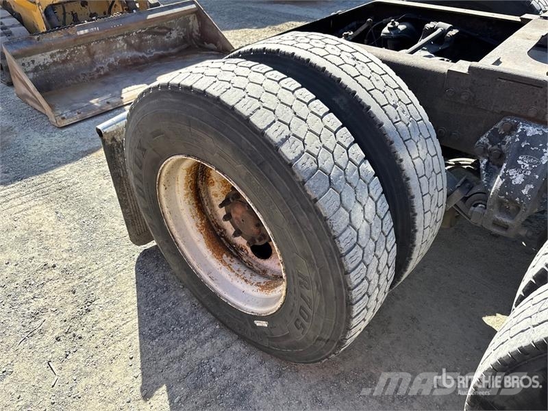 Peterbilt 388 وحدات الجر