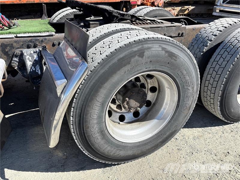 Peterbilt 388 وحدات الجر