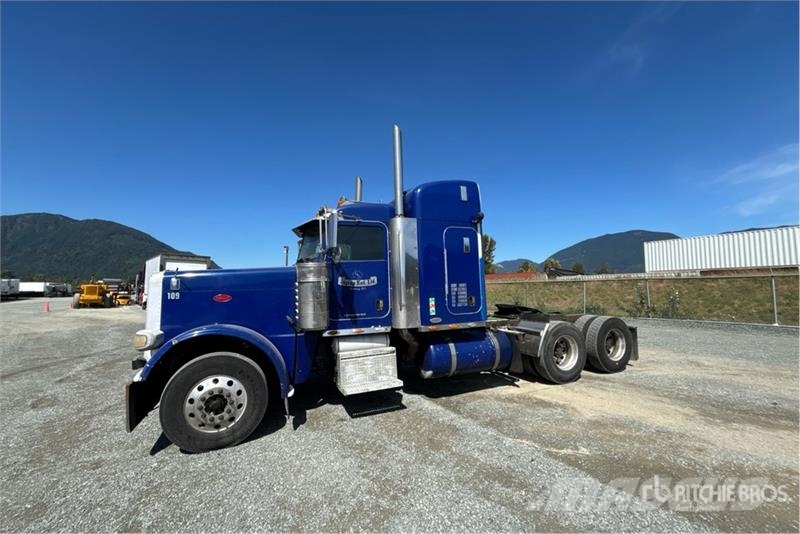 Peterbilt 388 وحدات الجر