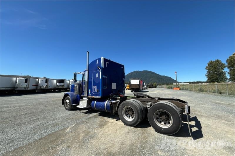 Peterbilt 388 وحدات الجر