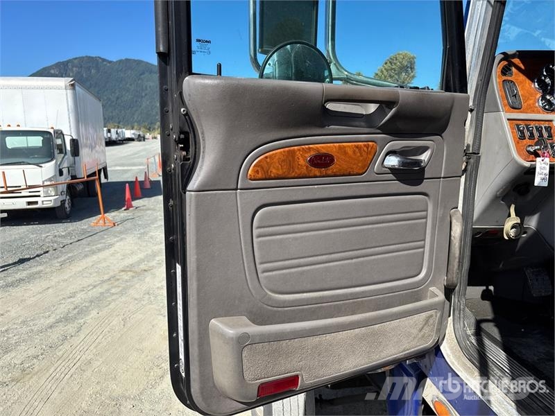 Peterbilt 388 وحدات الجر