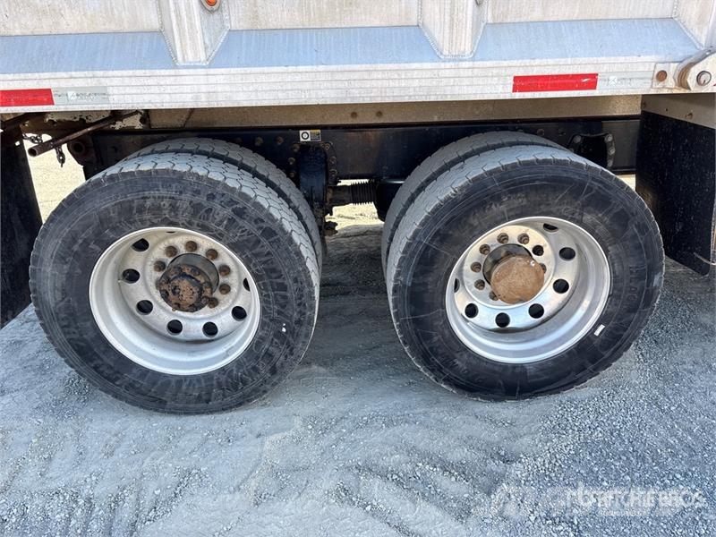 Peterbilt 389 6x4 Transfer T/A Dump Truck Kipper