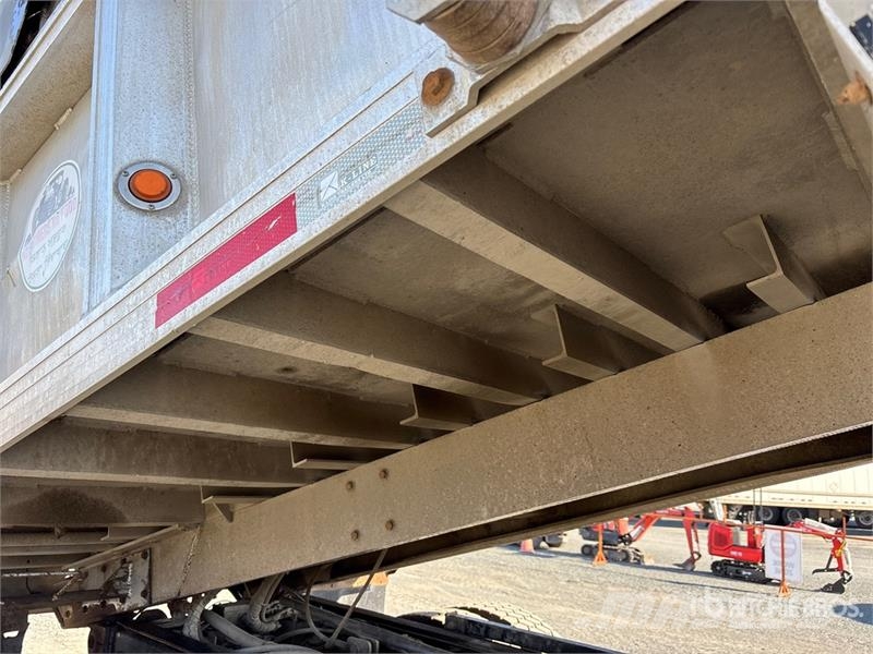 Peterbilt 389 6x4 Transfer T/A Dump Truck Kipper