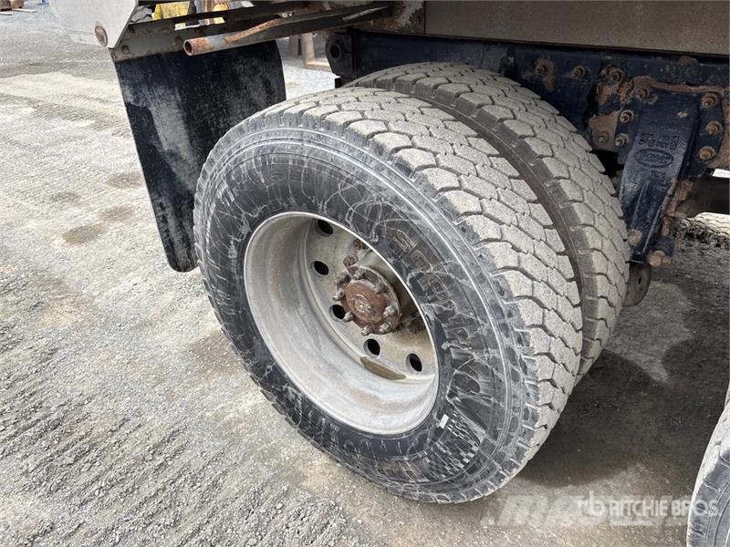 Peterbilt 389 6x4 Transfer T/A Dump Truck Tipper trucks