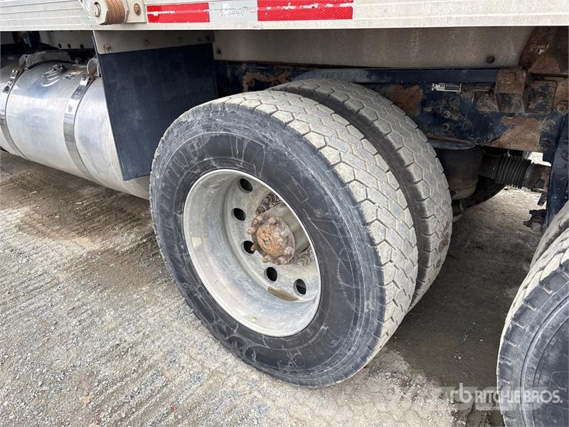 Peterbilt 389 6x4 Transfer T/A Dump Truck Tipper trucks