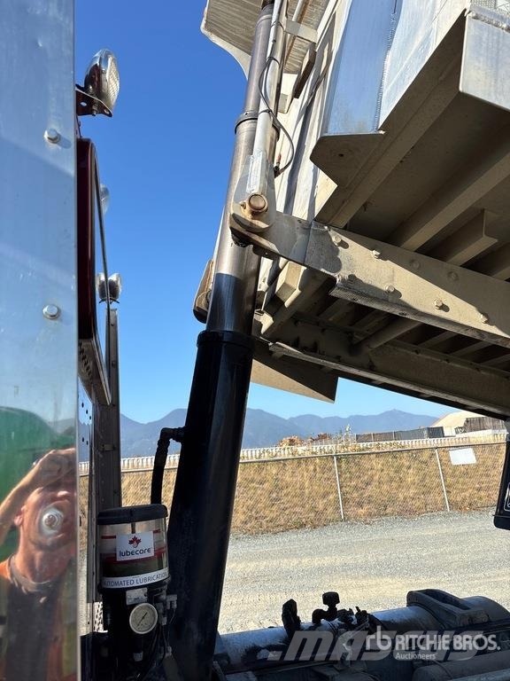 Peterbilt 389 6x4 Transfer T/A Dump Truck Kipper