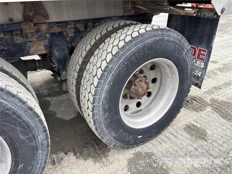 Peterbilt 389 6x4 Transfer T/A Dump Truck Tipper trucks