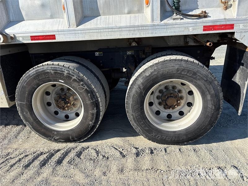 Peterbilt 389 6x4 Transfer T/A Dump Truck Kipper
