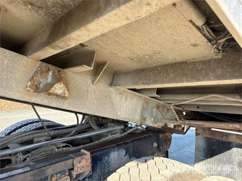 Peterbilt 389 6x4 Transfer T/A Dump Truck Kipper