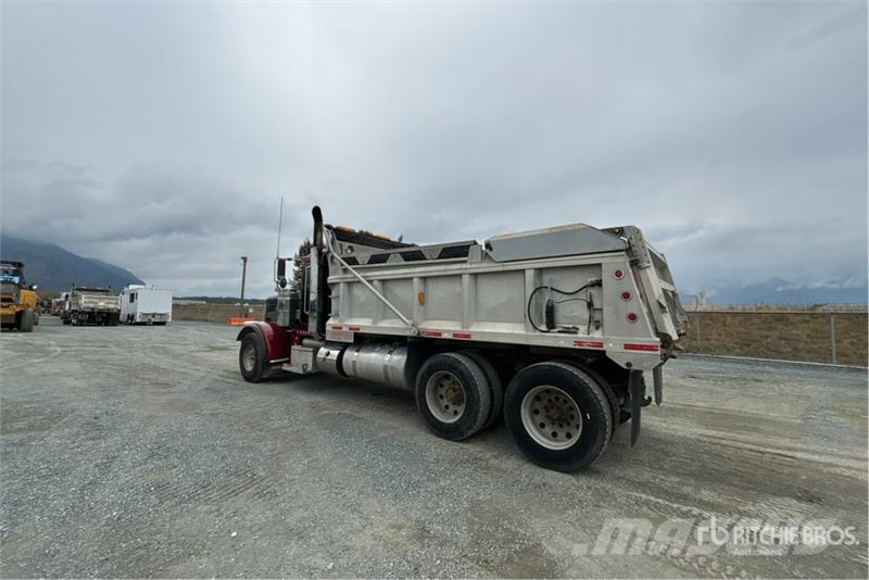 Peterbilt 389 6x4 Transfer T/A Dump Truck Tipper trucks