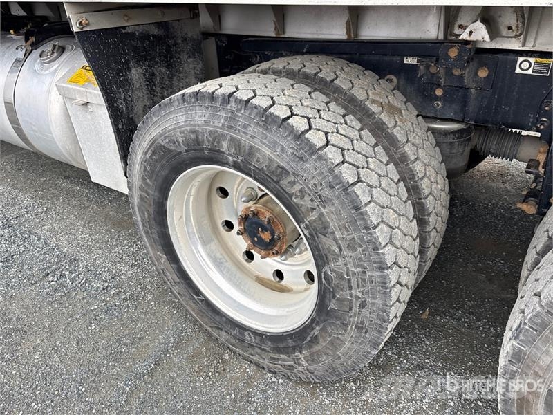 Peterbilt 389 6x4 Transfer T/A Dump Truck Tipper trucks