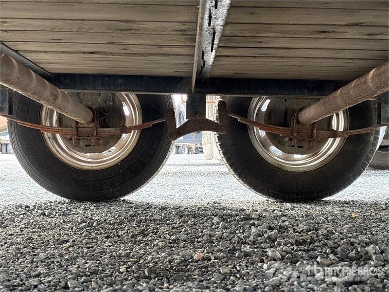 PJ 20 ft T/A Equipment Trailer Autotreilerid