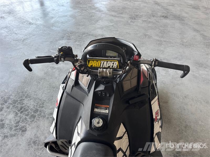 Polaris 800 PRO-RMK Motas de Neve