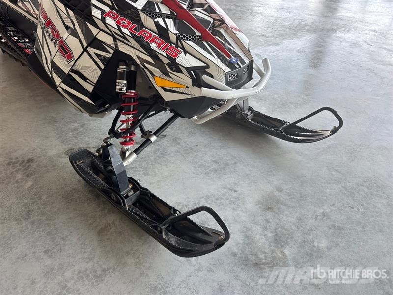 Polaris 800 PRO-RMK Motas de Neve