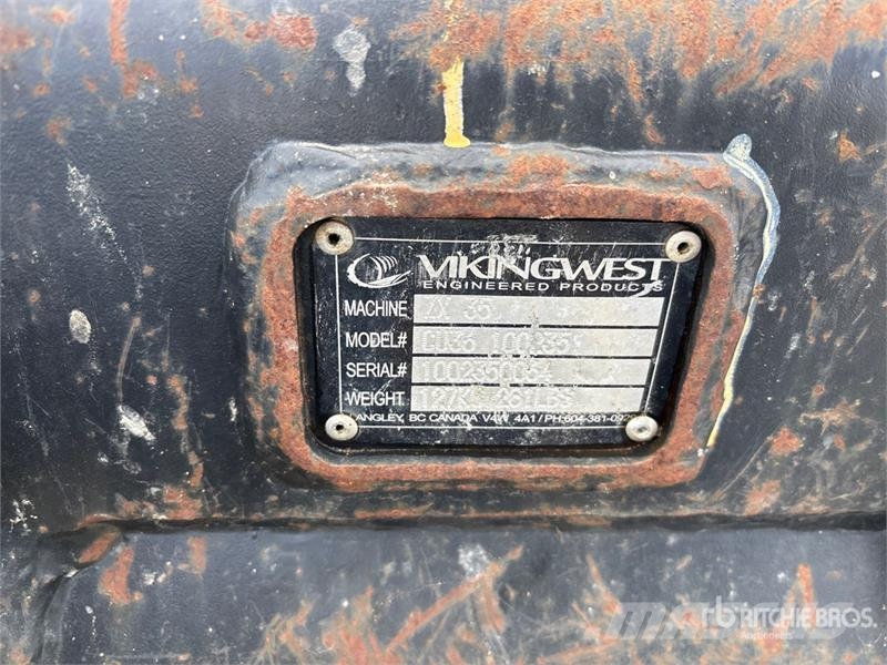 Q/C Cleanup Excavator Bucket - Fits John Deere 35 Žlice